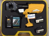 may cat cap thuy luc dung pin