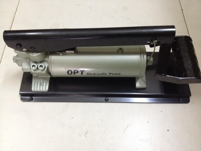 Bom-thuy-luc-đap-chan-OPT F-C