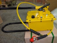 Tay-bom-thuy-luc-TLP HHB-7000