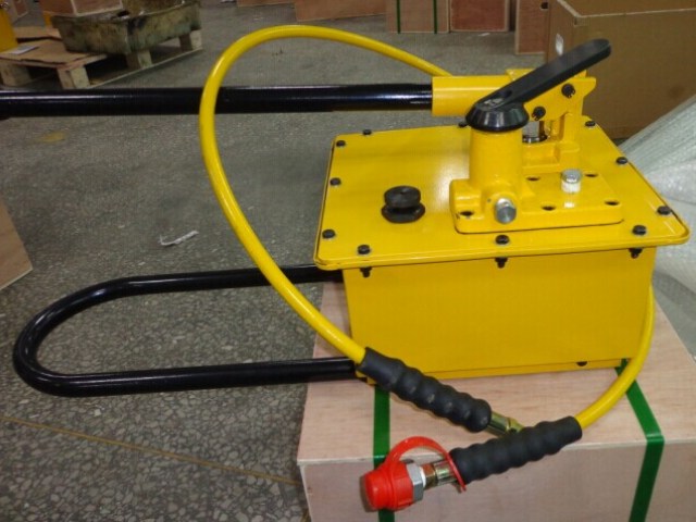 Tay-bom-thuy-luc-TLP HHB-7000