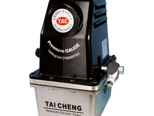 May bom thuy luc TAC CTE-25AD