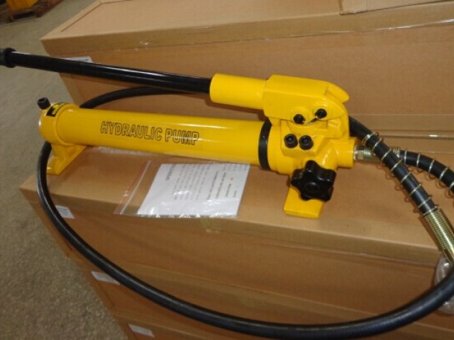 Tay-bom-thuy-luc-TLP HHB-700